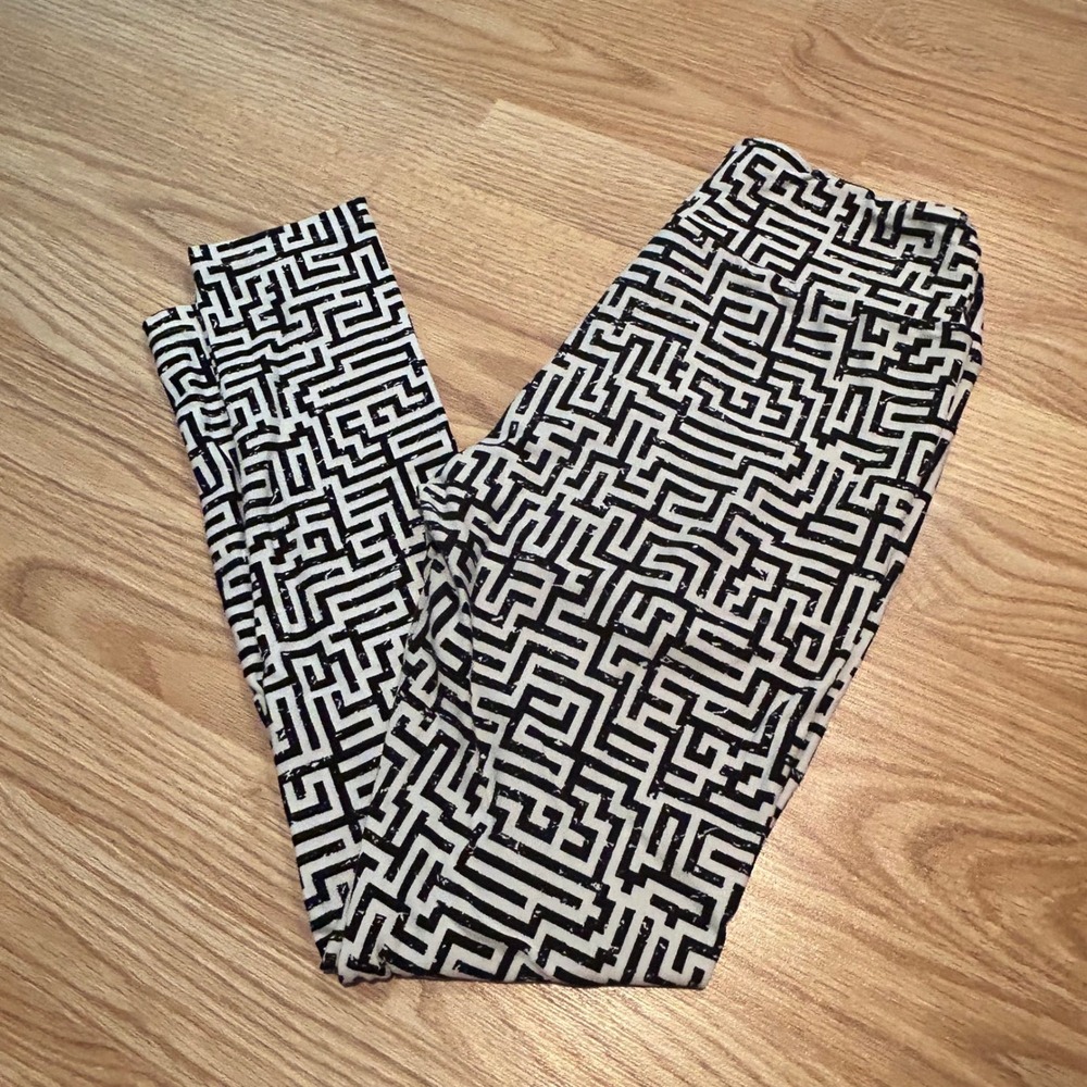 LuLaRoe Black White Maze Geometric Labyrinth Leggings One Size OS Buttery Soft